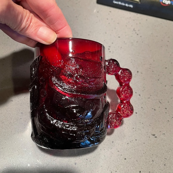 2 vintage Arcoroc Red Ruby Snowman glass mugs - Picture 2 of 7